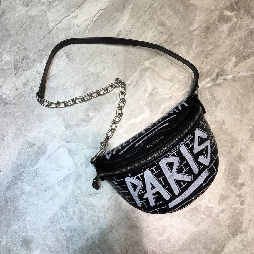Balenciaga巴黎世家进口牛皮材质满饰Balen标识提花半月腰包180603