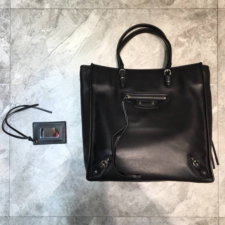 Balenciaga巴黎世家原版胎牛皮蝙蝠包255412