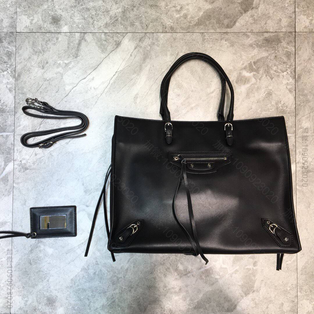 Balenciaga巴黎世家原版胎牛皮蝙蝠包255416