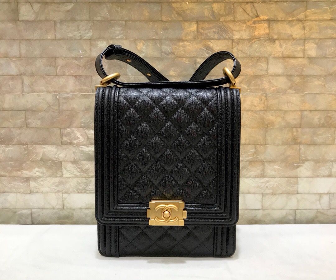 Chanel/香奈儿 Boy Handbag细球纹竖款菱格复古方扣锁斜跨包 AS0130