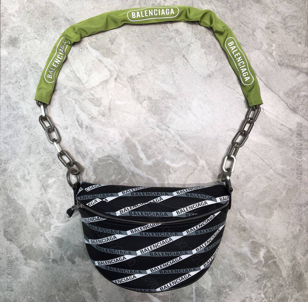 Balenciaga巴黎世家斜logo半月型腰包180602