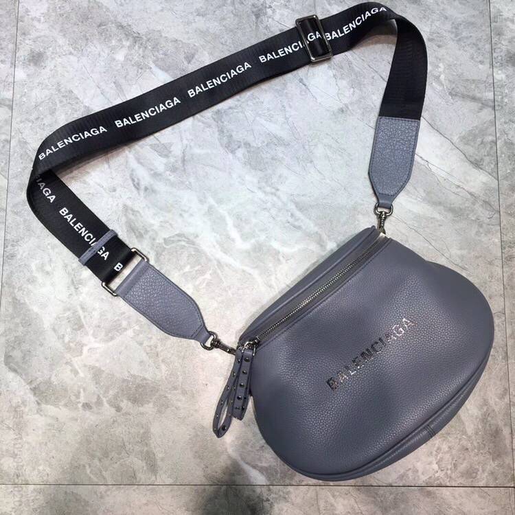 巴黎世家 Balenciaga深灰色斜挎包181012