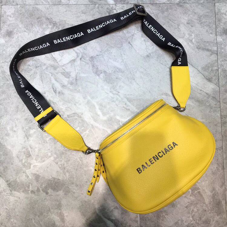 巴黎世家 Balenciaga黄色斜挎包181012