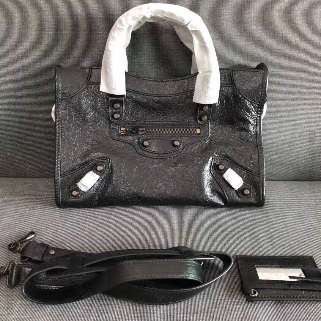 Balenciaga巴黎世家爆裂纹羊皮机车包669