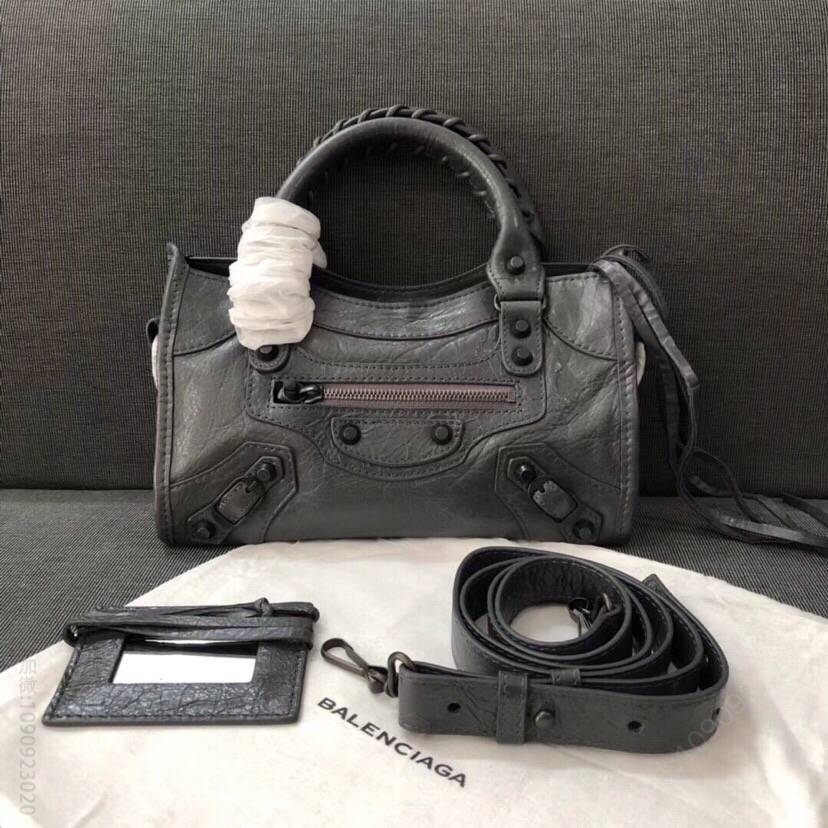 Balenciaga巴黎世家爆裂纹羊皮机车包228