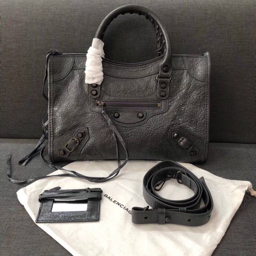 Balenciaga巴黎世家爆裂纹羊皮机车包669
