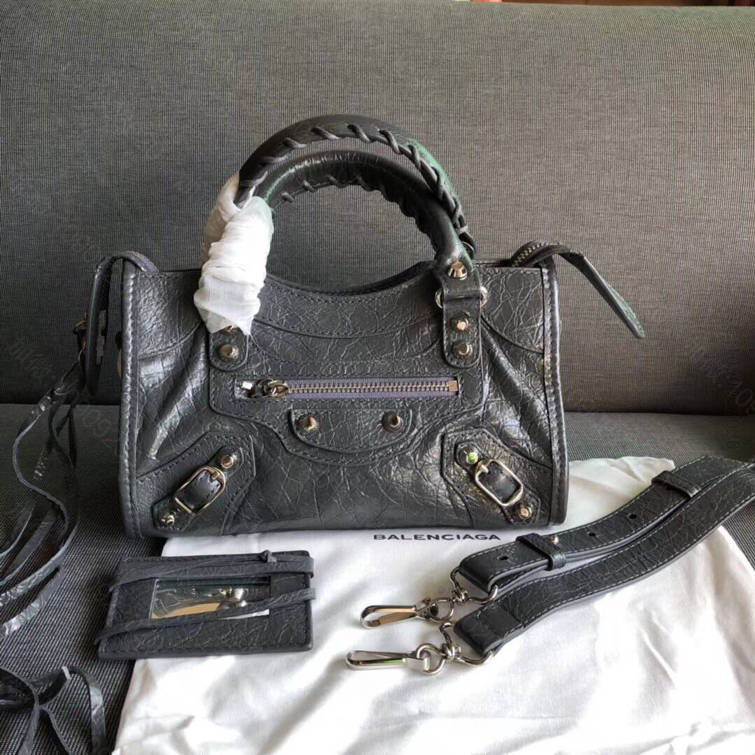 Balenciaga巴黎世家爆裂纹羊皮机车包228
