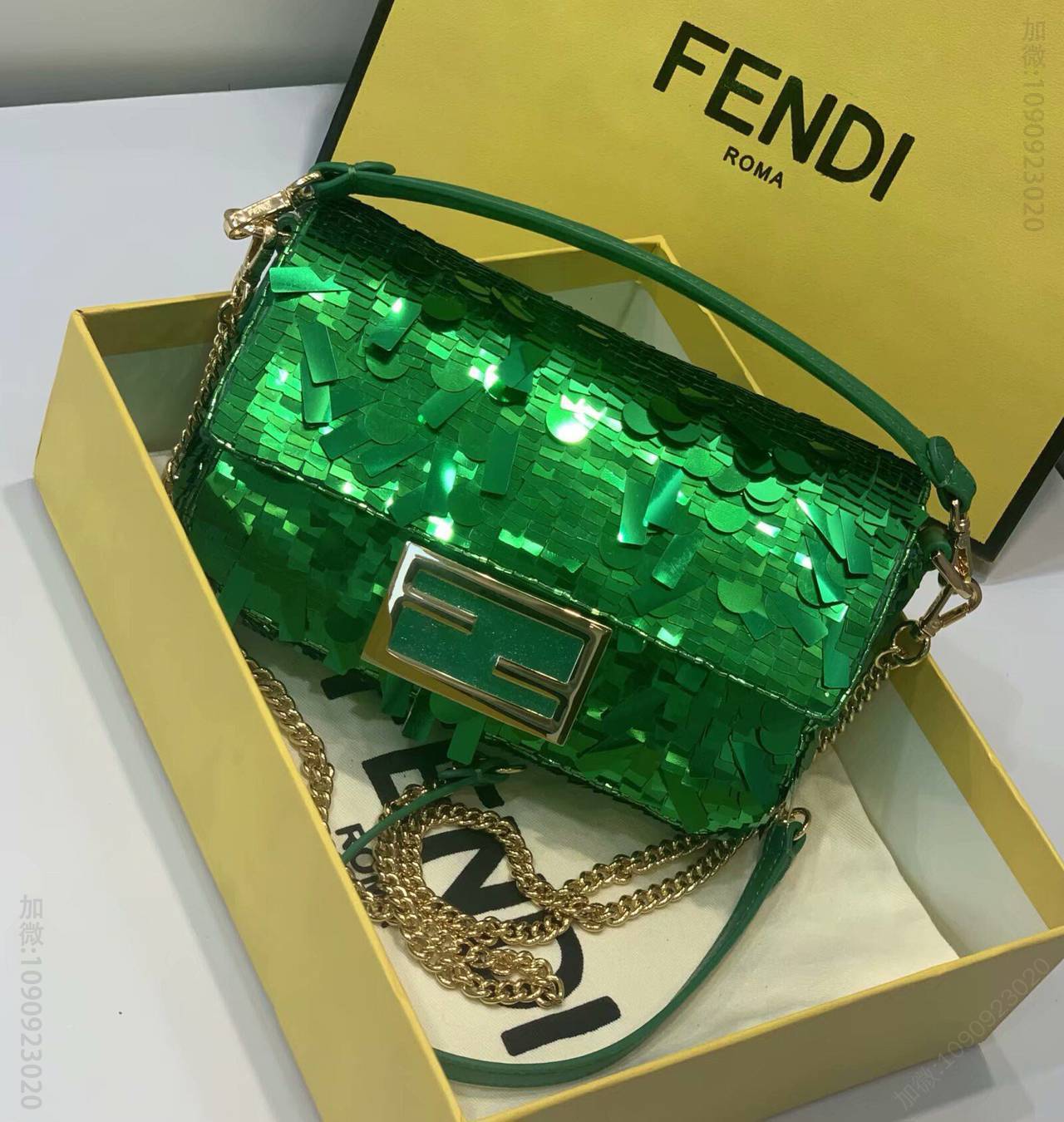 FENDI芬迪珠片修饰手工缝制链条斜挎包0127S