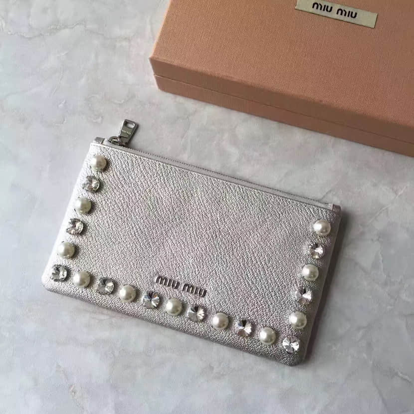 (缪缪)MIUMIU施华洛世奇水钻搭配白色珍珠 零钱包5MB002 银色