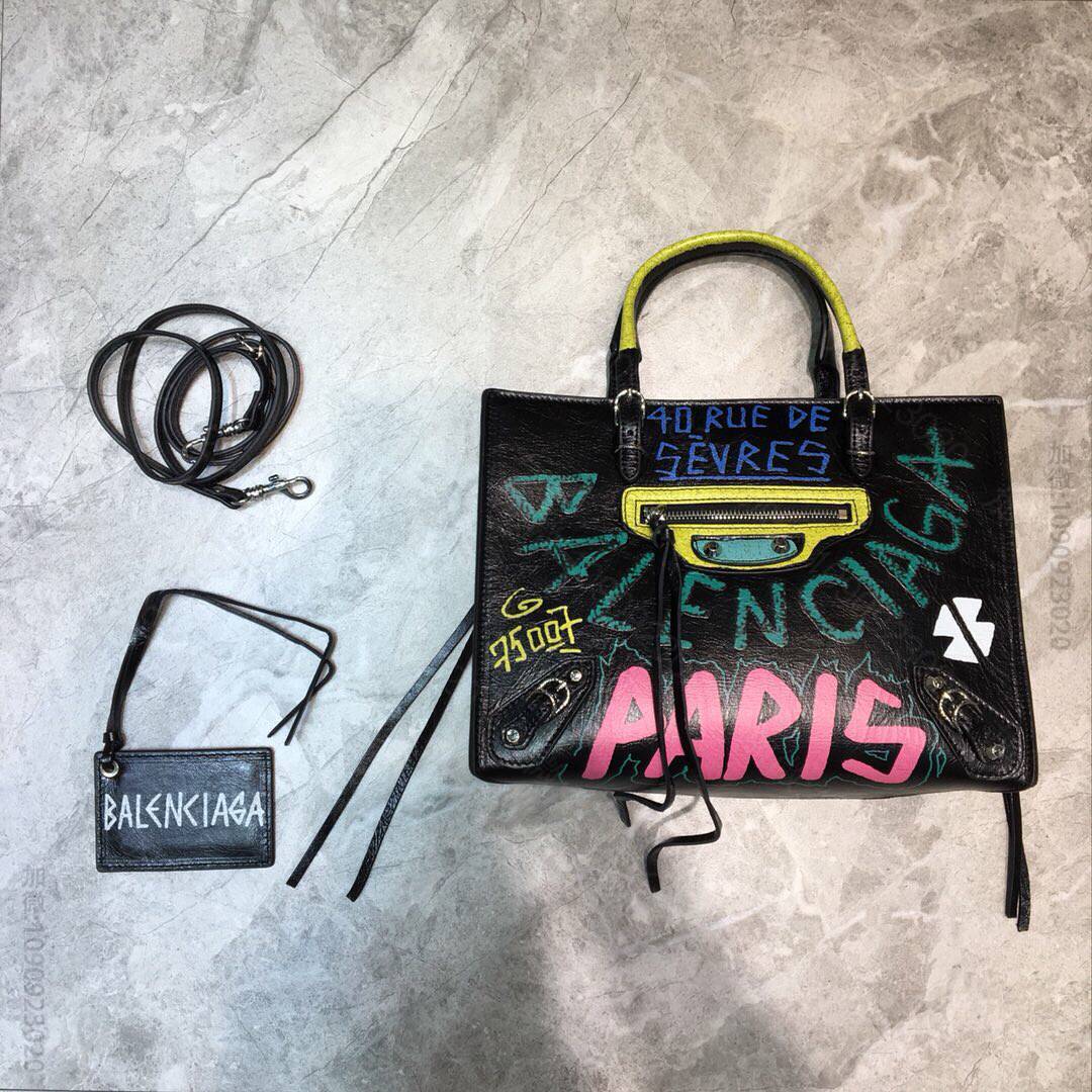 Balenciaga巴黎世家原版牛皮涂鸦蝙蝠包305576