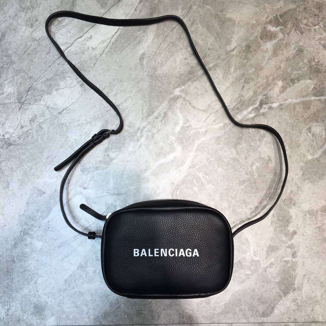 Balenciaga巴黎世家小号EVERYDAY相机包812