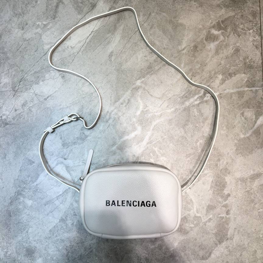 Balenciaga巴黎世家小号EVERYDAY相机包812