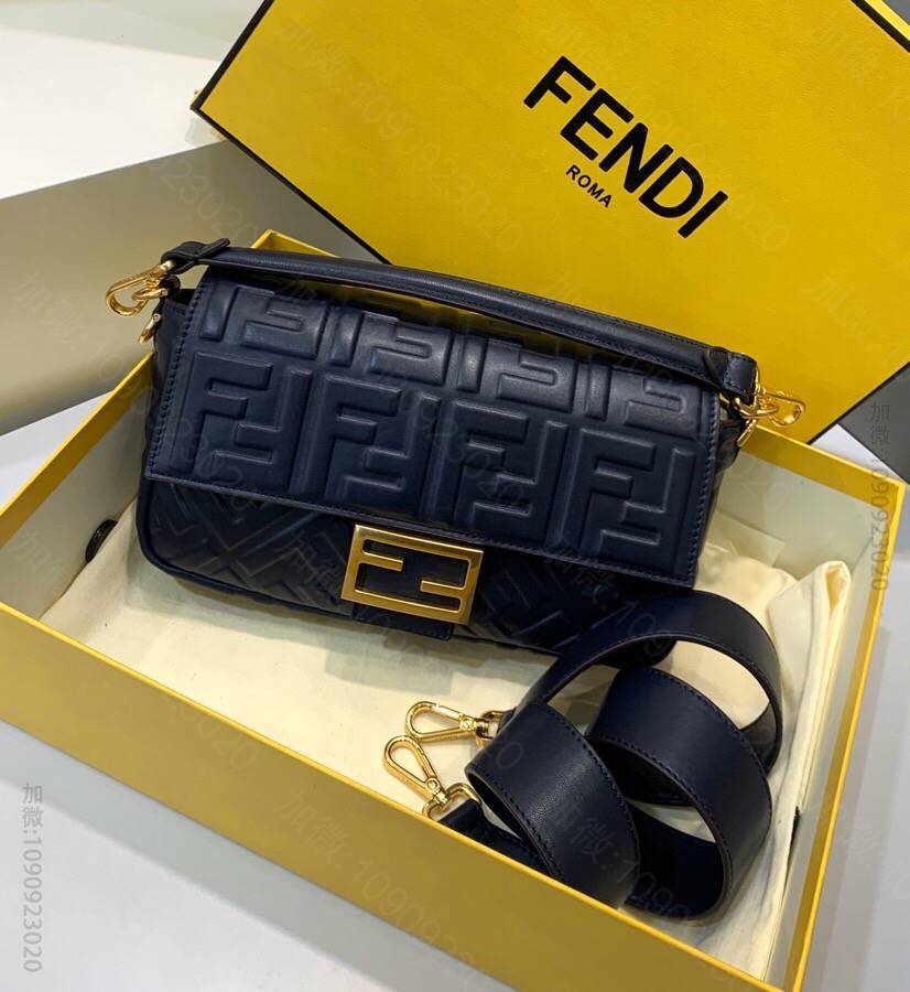 FENDI芬迪baguette翻盖手袋0135