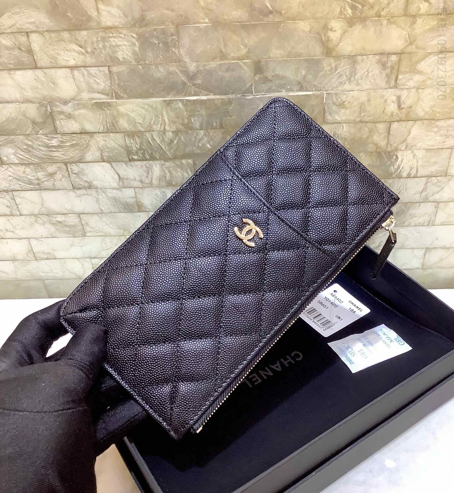 Chanel/香奈儿 2023新品经典款进口羊皮和球纹菱格纹双C手机包 卡包 A84402