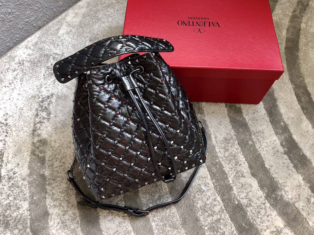 原版华伦天奴女士水桶包 华伦天奴女包 Valentino华伦天奴进口羊皮里外全皮木瓜克色水桶包0059L 华伦天奴水桶包 
