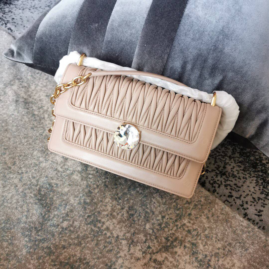MIUMIU缪缪经典Matelasse提花压纹顶级进口羊羔皮材质裸粉色手袋5...