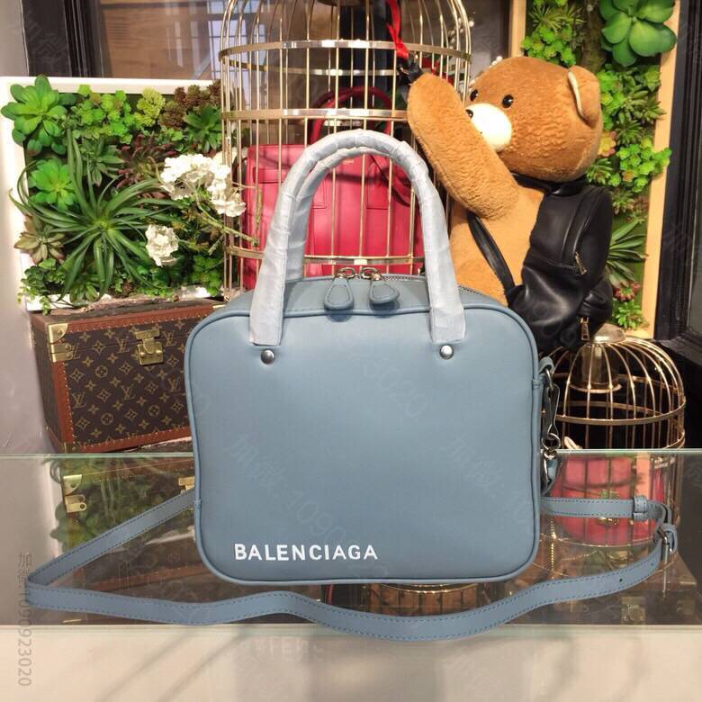 Balenciaga巴黎世家新款压印logo手提单肩斜挎包
