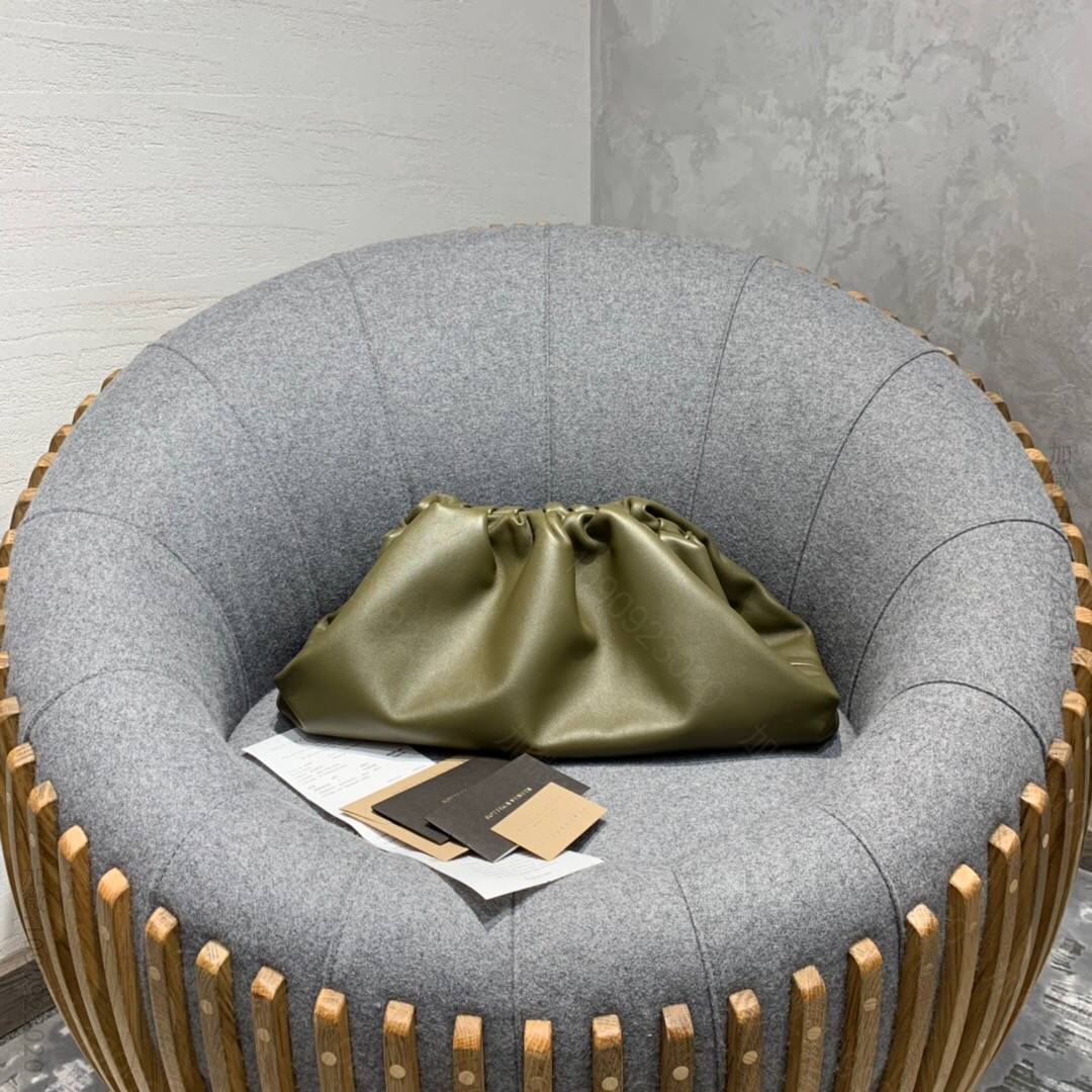 BV BottegaVeneta POUCH 40 手拿包云朵包 57622...