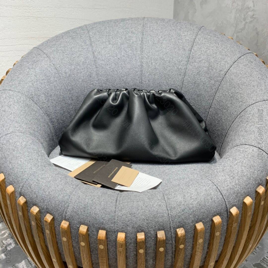 BV BottegaVeneta POUCH 40 手拿包云朵包 57622...