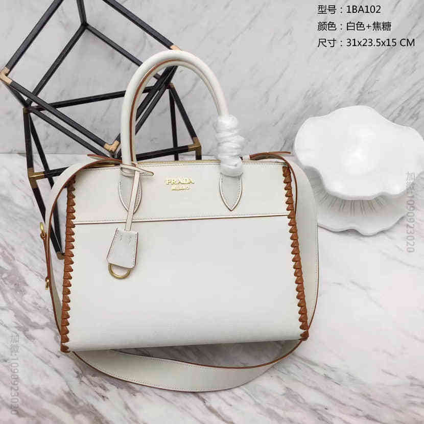 代工 普拉达prada paradigme bag编织手提包 1BA102白...