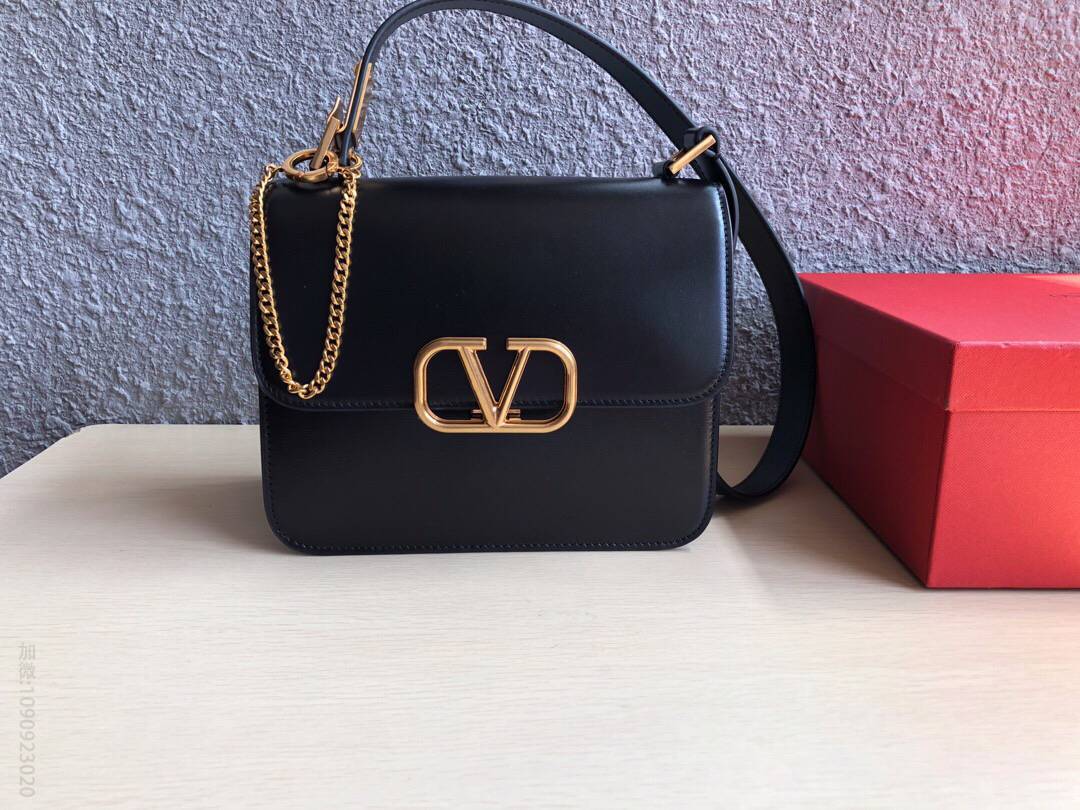 华伦天奴Valentino大V金扣复古进口牛皮单肩包0074L