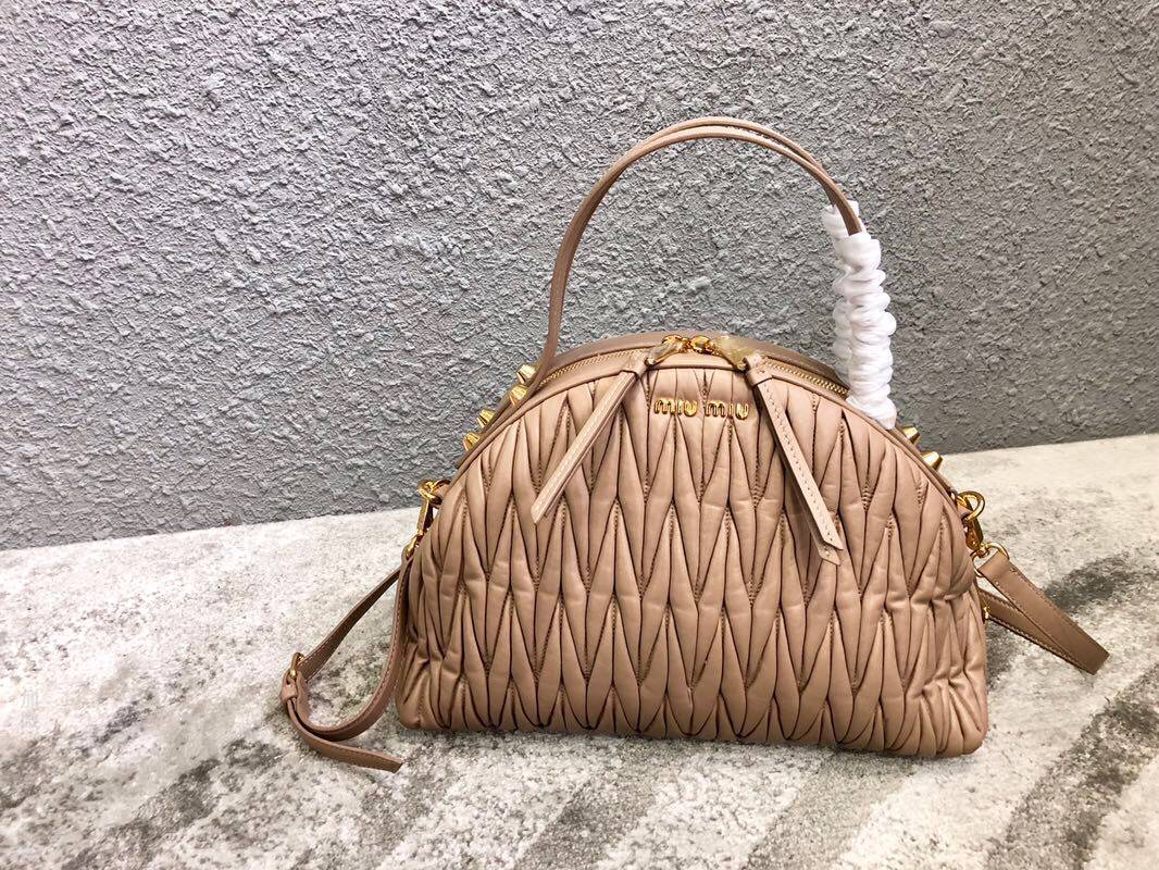 MIUMIU缪缪顶级进口Matelasse小羊皮材质月牙包5BB034