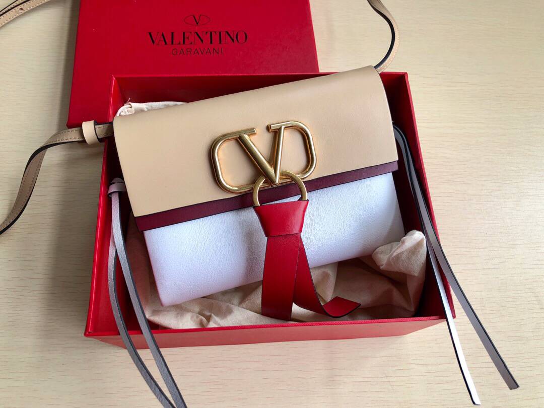 Valentino华伦天奴原厂皮mini杏色配白色纳帕小牛皮斜挎包0004S