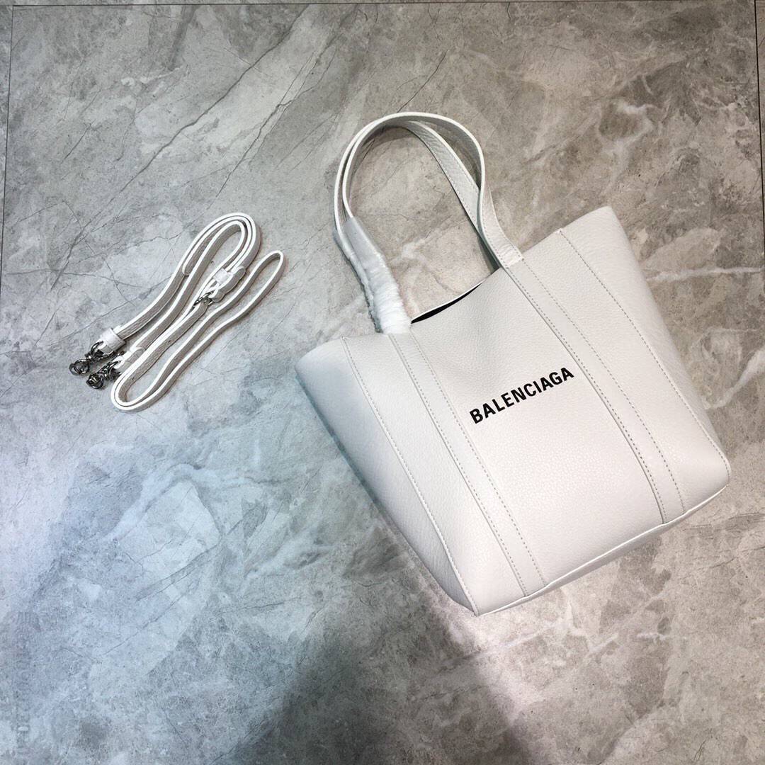 Balenciaga巴黎世家意大利进口小牛皮迷你购物袋204