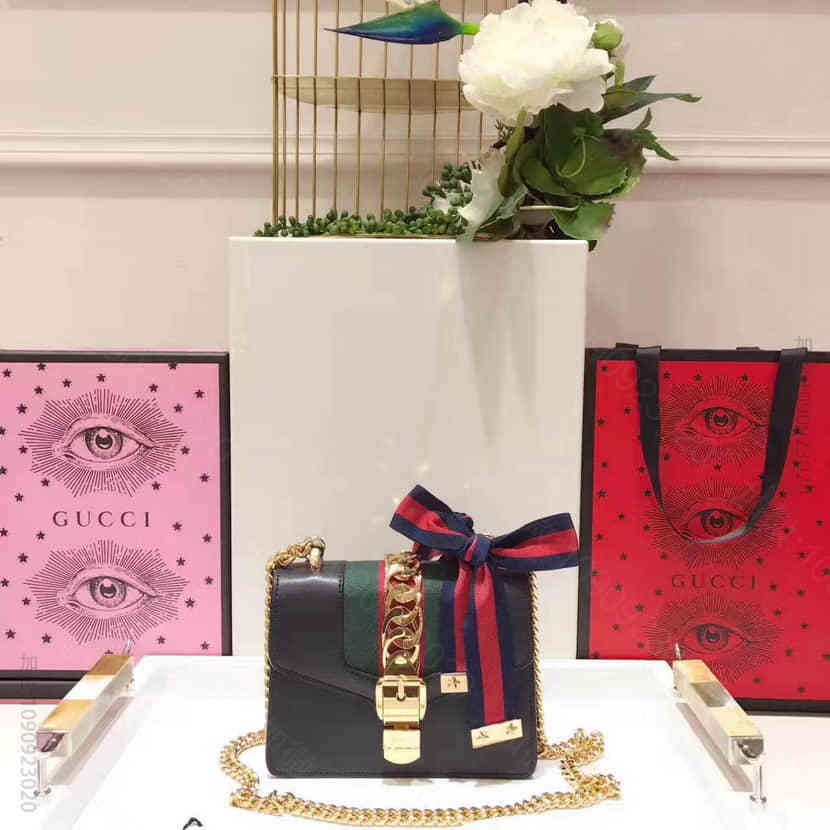 Gucci古驰 Sylvie 真皮迷你链条手袋431666