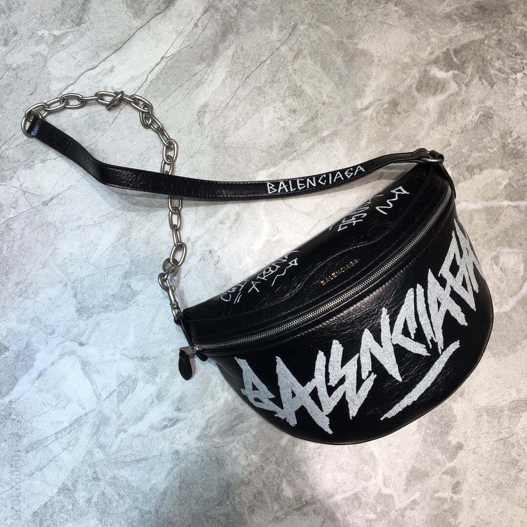 Balenciaga巴黎世家涂鸦大logo半月型腰包180601