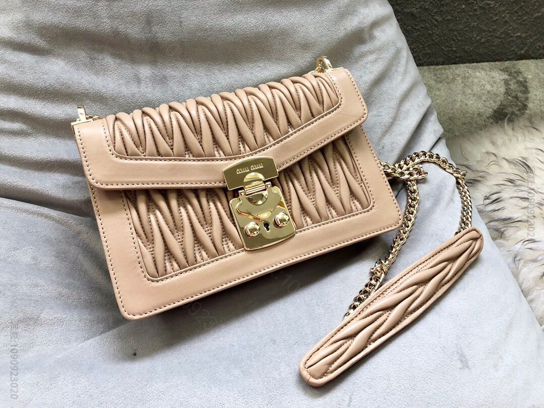 MIUMIU缪缪顶级进口Matelasse小羊皮材质单肩斜挎包5BD083