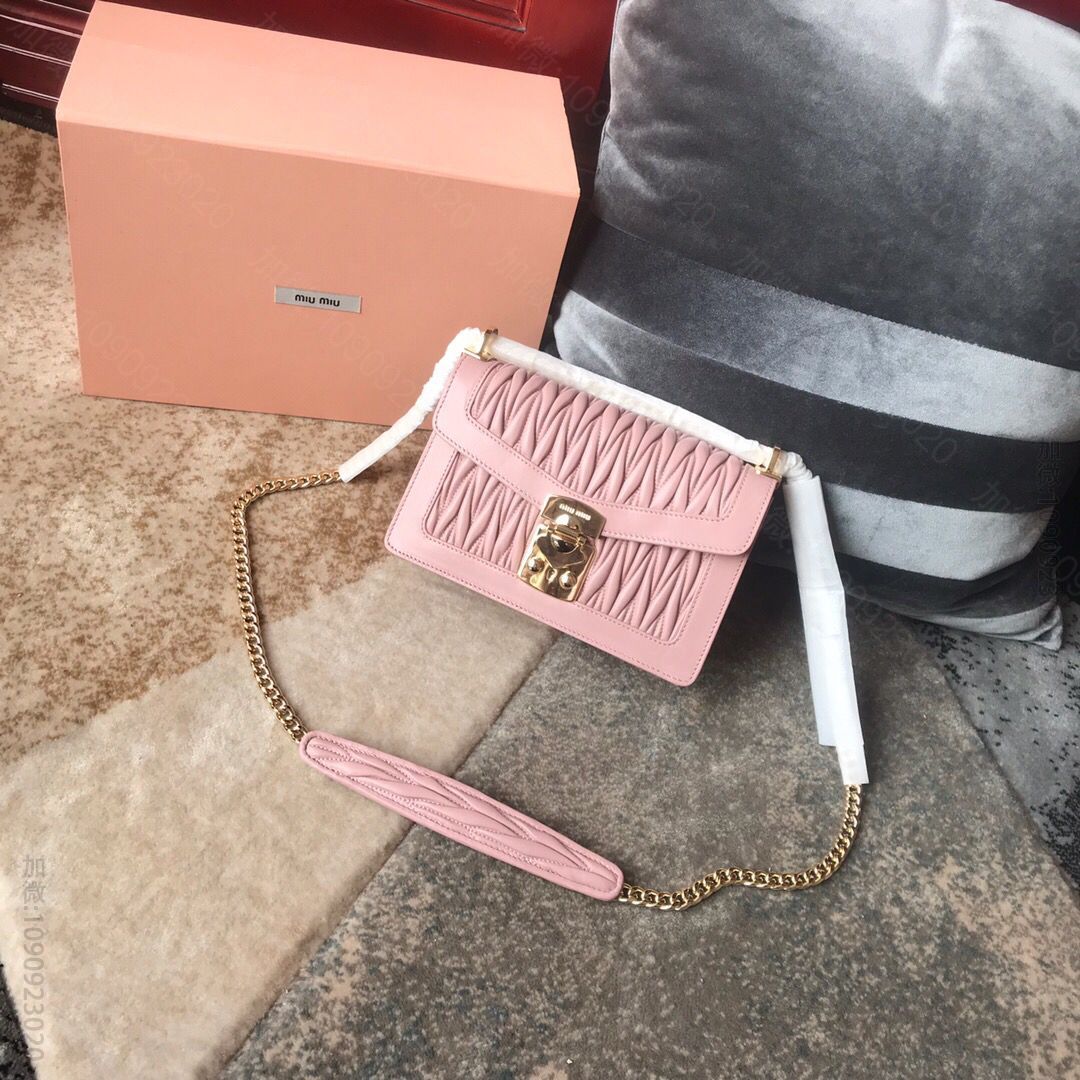 MIUMIU缪缪顶级进口Matelasse小羊皮材质单肩斜挎包5BD083