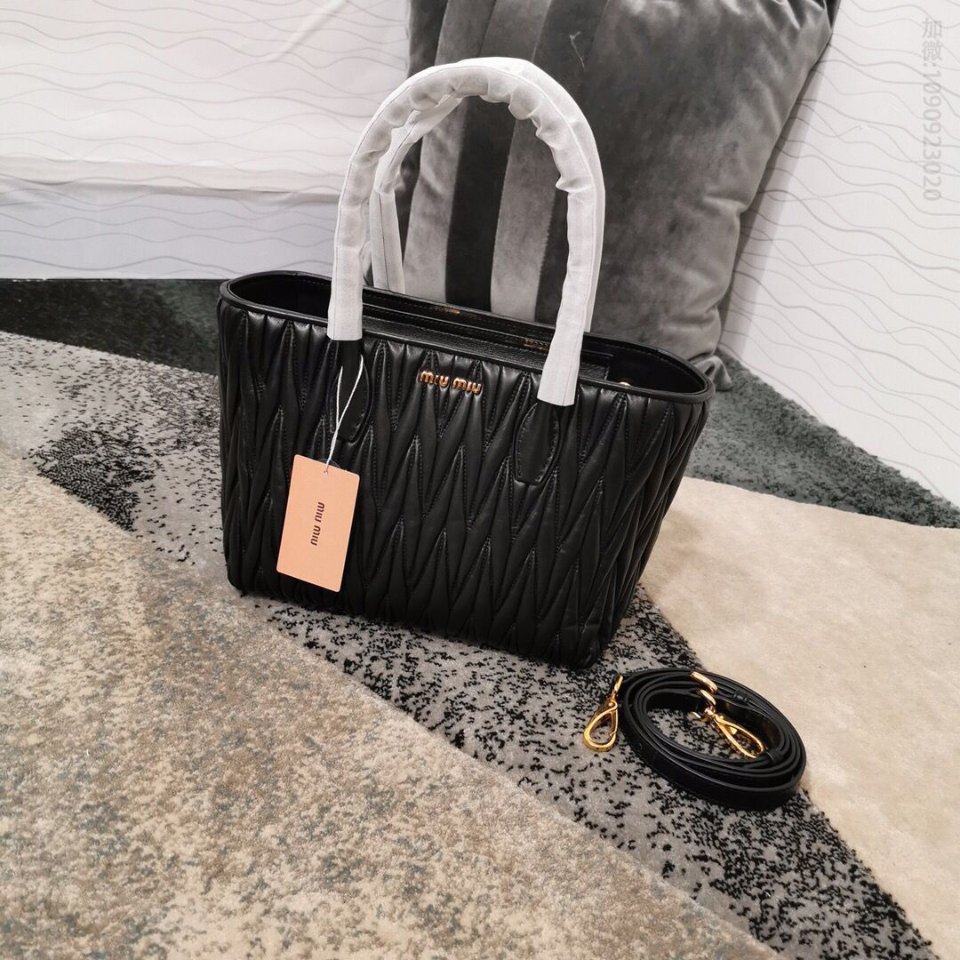 MIUMIU缪缪顶级进口Matelasse小羊皮经典皱褶凸纹压花手提包5BG163