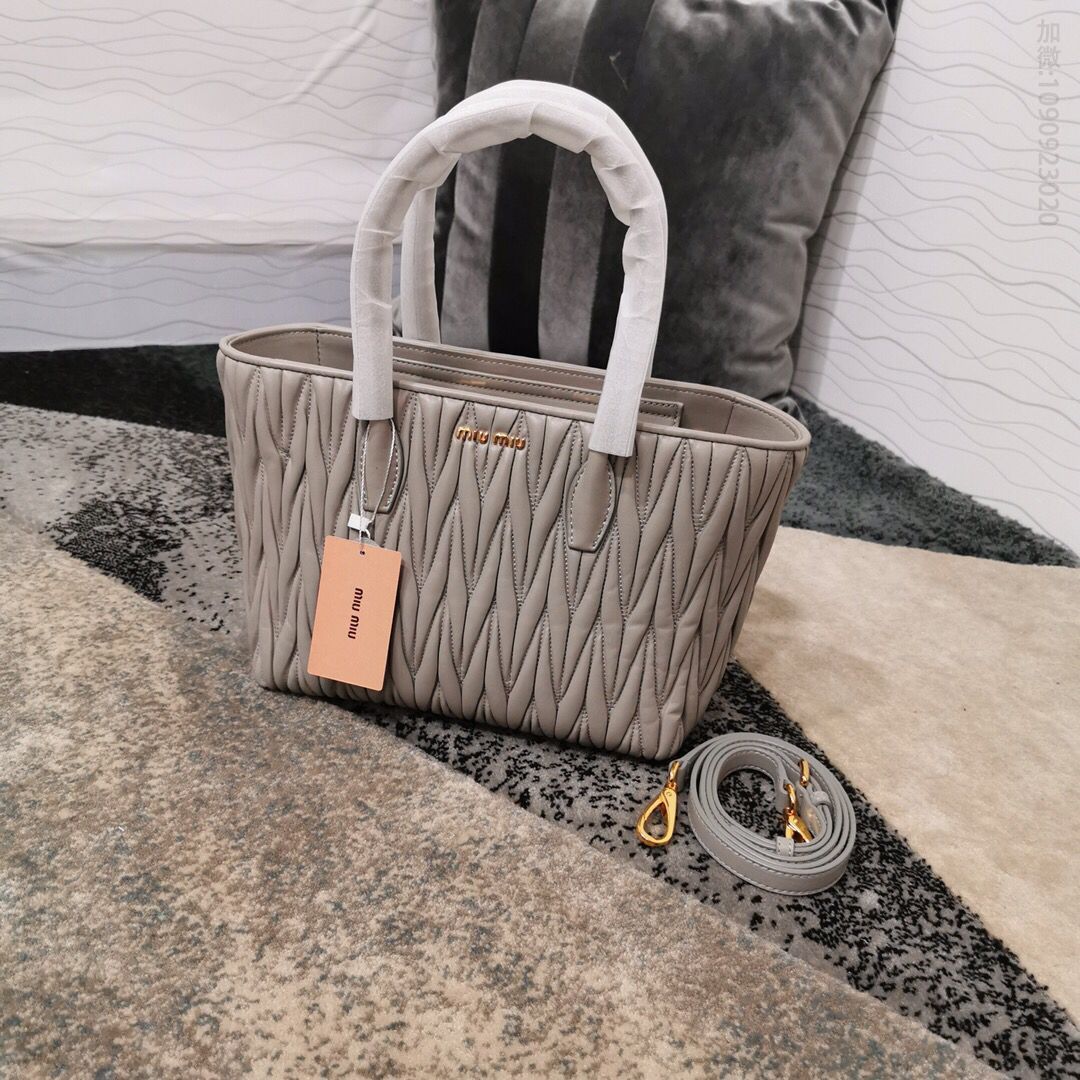 MIUMIU缪缪顶级进口Matelasse小羊皮经典皱褶凸纹压花手提包5BG163