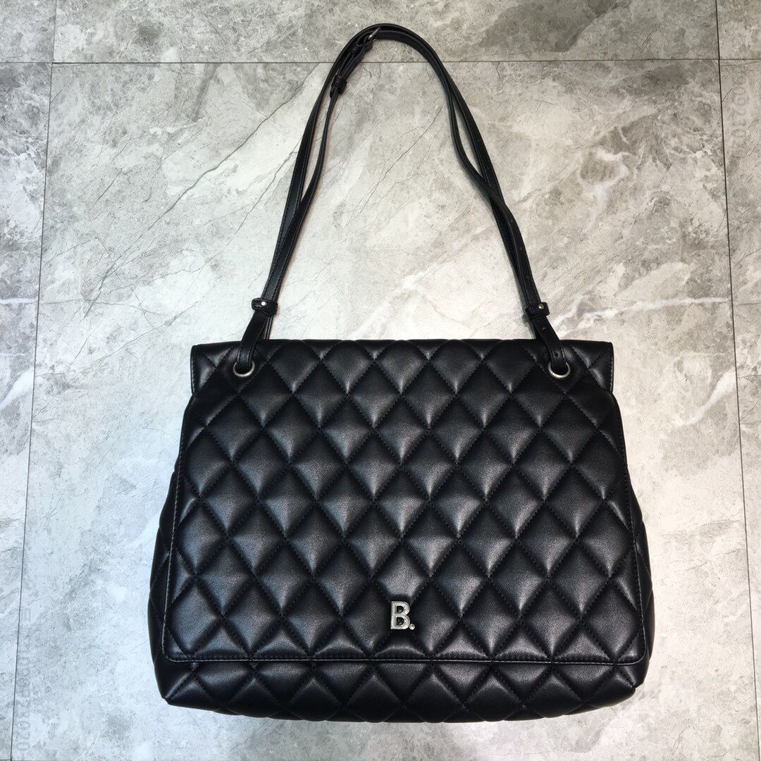 Balenciaga巴黎世家菱格元素B扣装饰单肩斜挎包593372