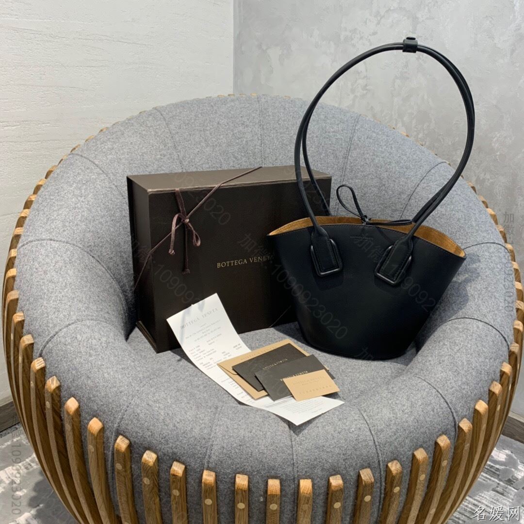 BV BottegaVeneta SMALL BASKET TOTE 水桶篮...