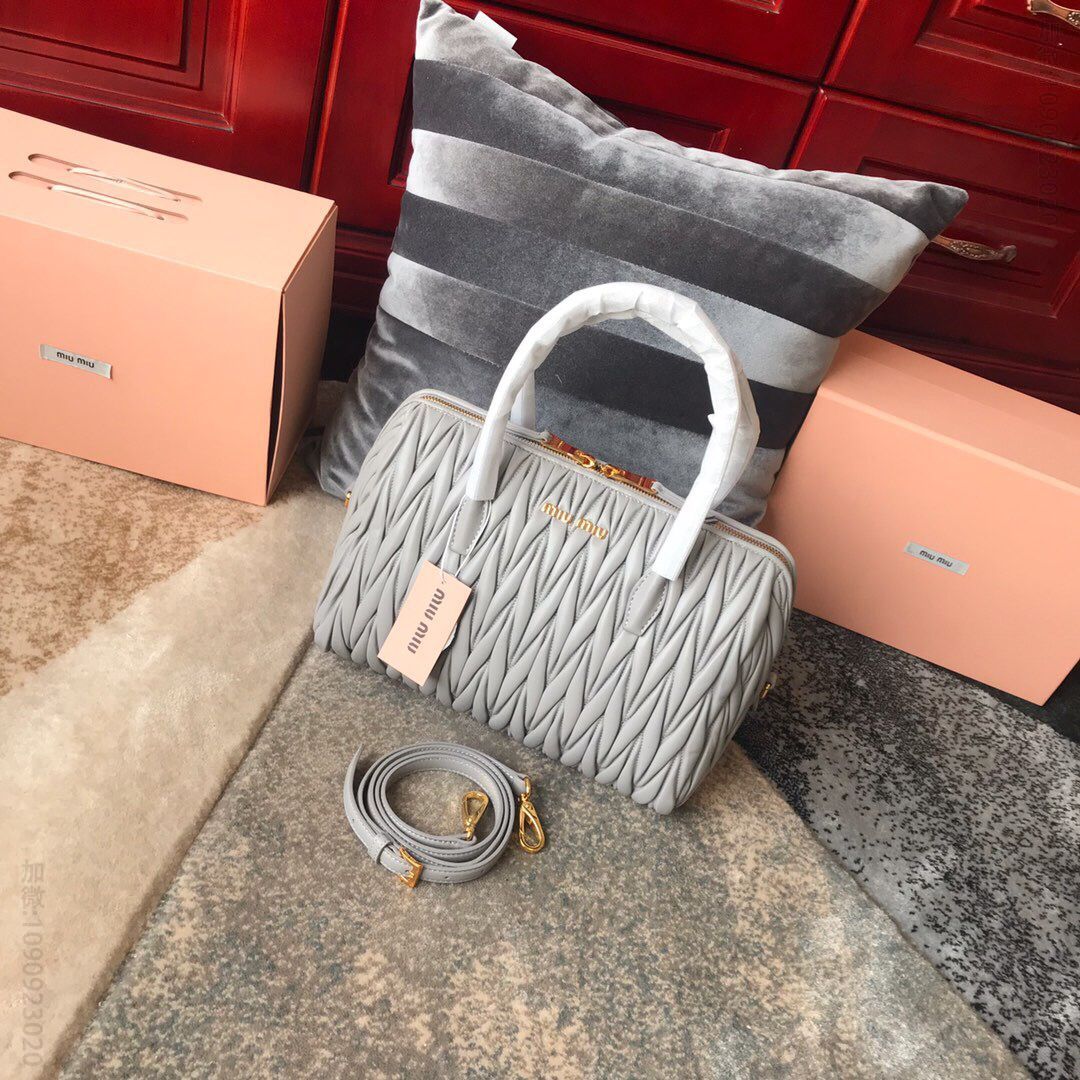 MIUMIU缪缪顶级进口小羊皮经典提花设计手提包单肩斜挎包5BB033