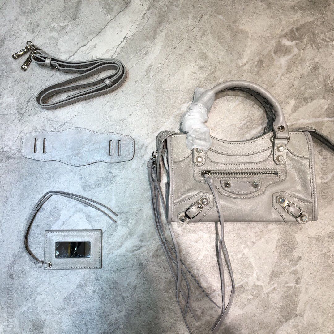Balenciaga巴黎世家爆裂纹牛皮小平银迷你机车包084228