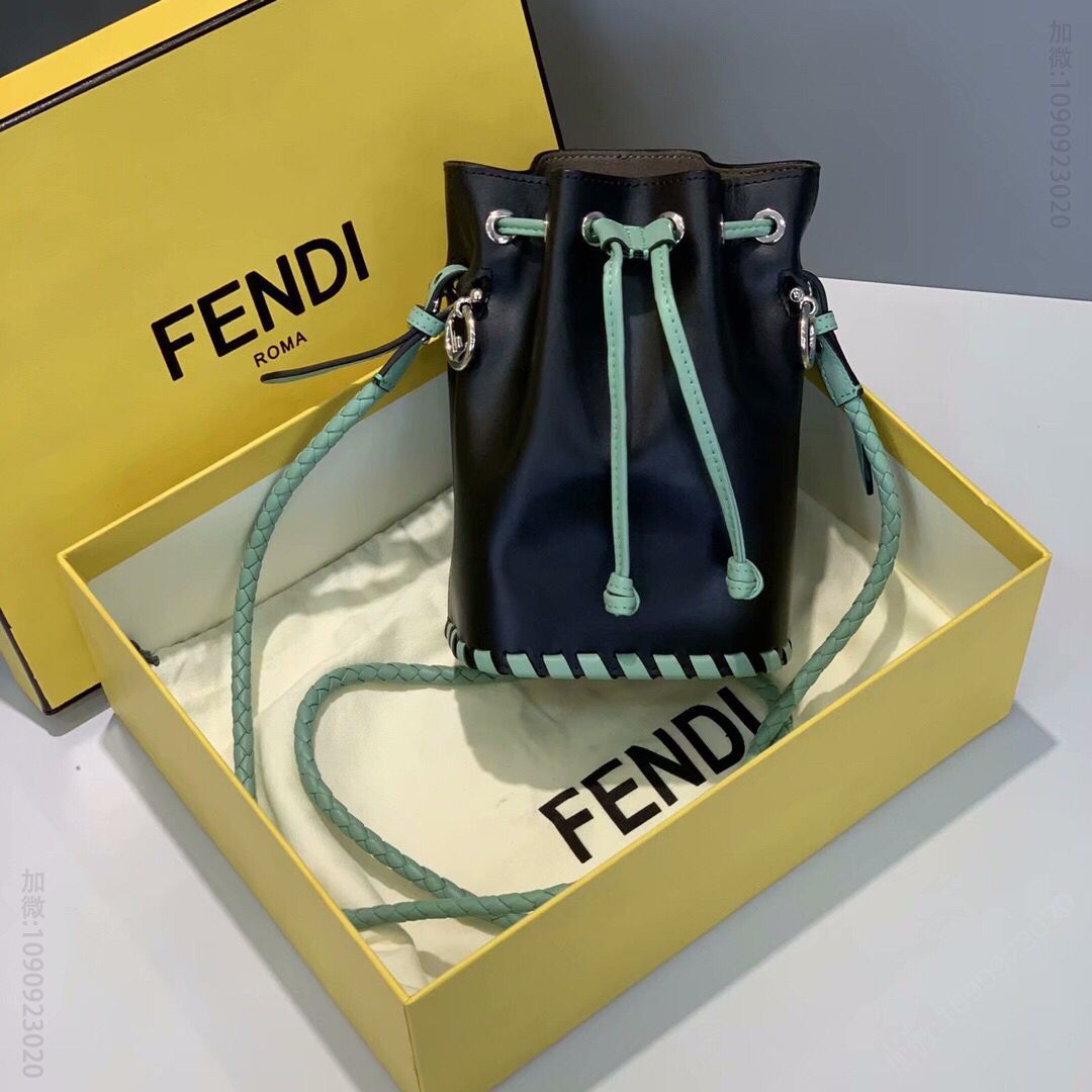 FENDI芬迪意大利牛皮编织长肩带迷你桶包010
