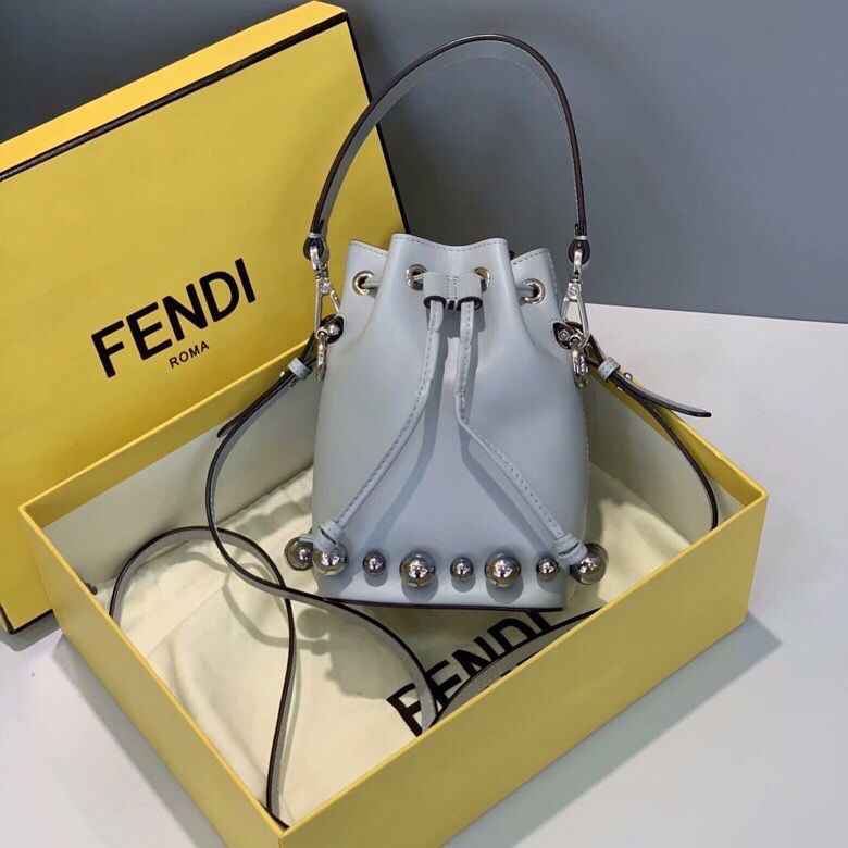 高仿芬迪女士水桶包 芬迪女士水桶包 FENDI芬迪金属珍珠装饰迷你桶包010S 