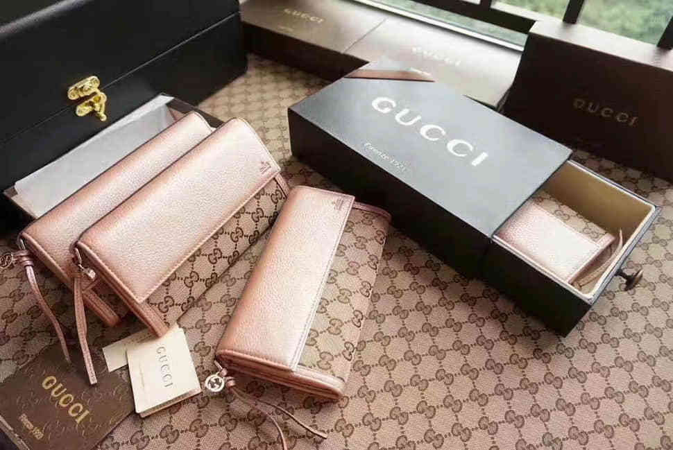 Gucci古驰 杏色帆布拼牛皮女士钱包323396