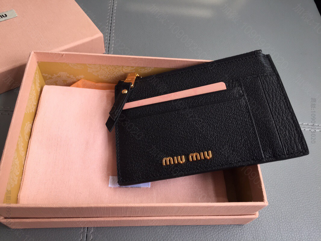 MIUMIU缪缪山羊皮配羊皮内里新款卡包5MC446