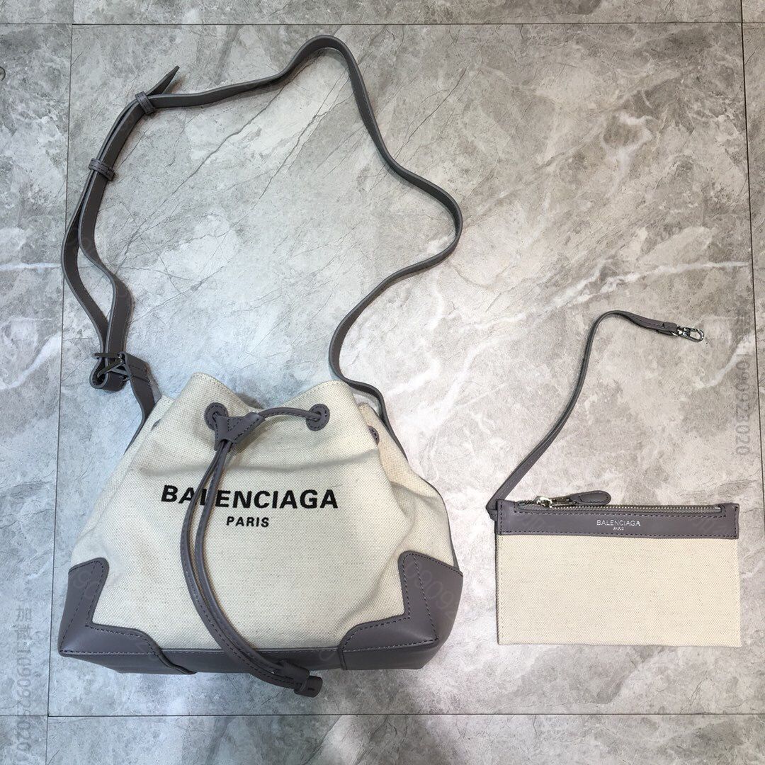 Balenciaga巴黎世家布配皮休闲单肩斜挎桶包