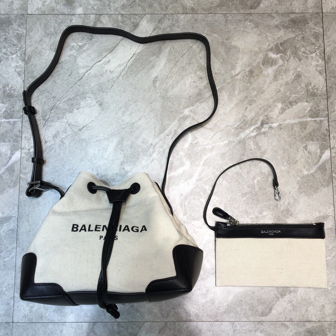 Balenciaga巴黎世家布配皮休闲单肩斜挎桶包
