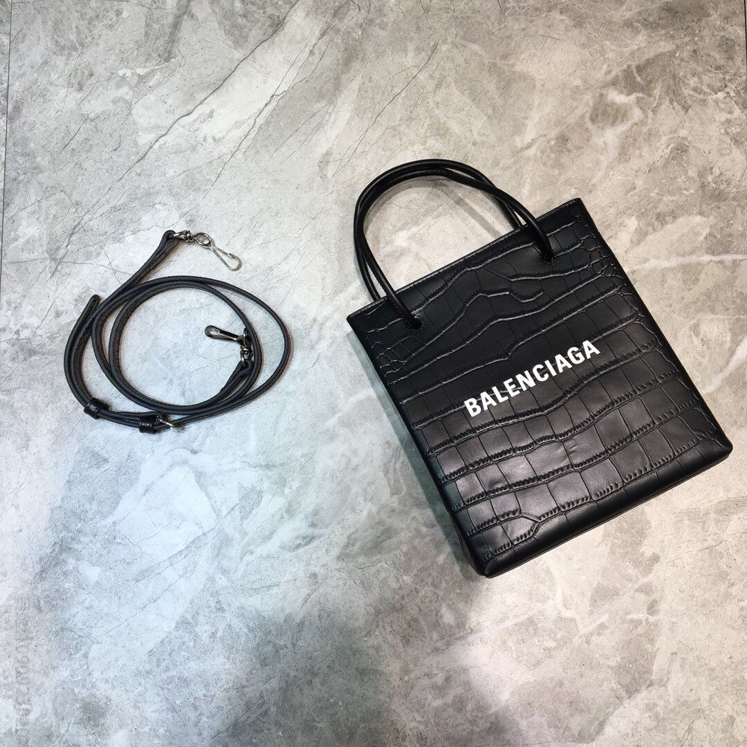 Balenciaga巴黎世家鳄鱼纹进口小牛皮材质小号方形购物包