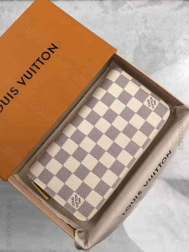 LV 白格长款拉链钱夹 N60019