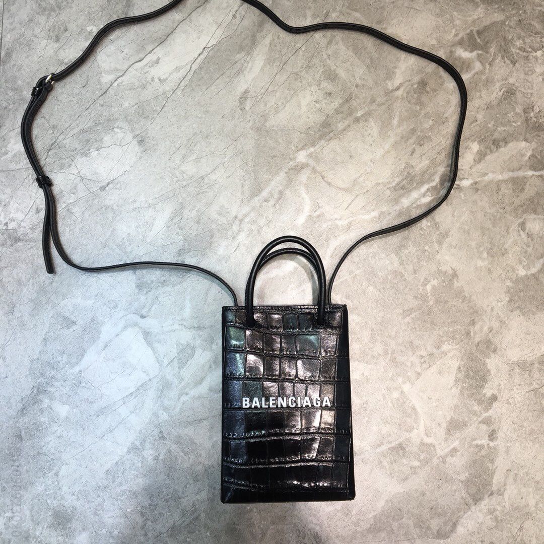 Balenciaga巴黎世家配牛皮肩带黑色鳄鱼纹手机包单肩斜挎包
