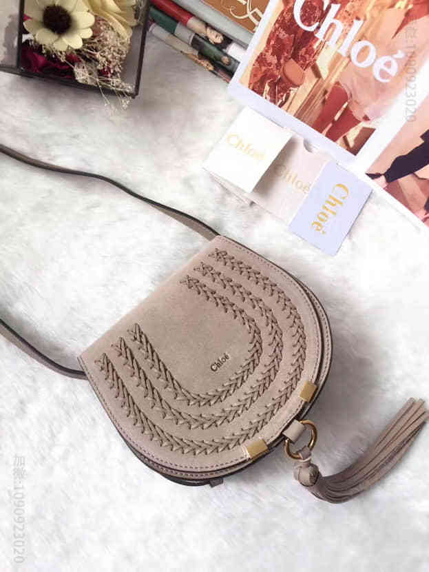 克洛伊chloe 灰白Marcie光滑小牛皮迷你圆形马鞍包 3P0580