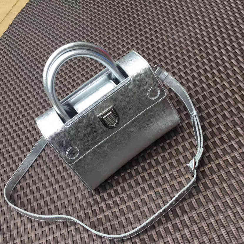 迪奥DIOR 银色Diorever托特包