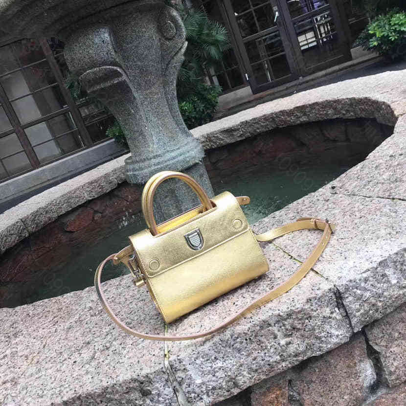 迪奥DIOR 金色Diorever托特包